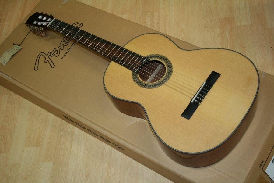 Đàn guitar Fender CN-90a